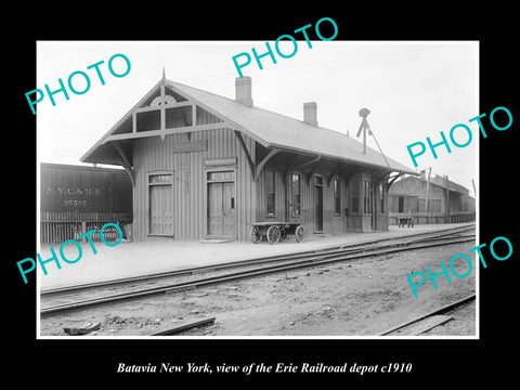 OLD LARGE HISTORIC PHOTO OF BATAVIA NEW YORK, THE ERIE RAILROAD DEPOT c1910