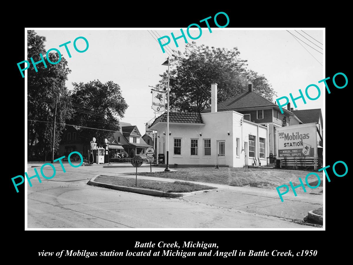 OLD LARGE HISTORIC PHOTO OF BATTLE CREEK MICHIGAN, MOBIL OIL GAS STATION c1950