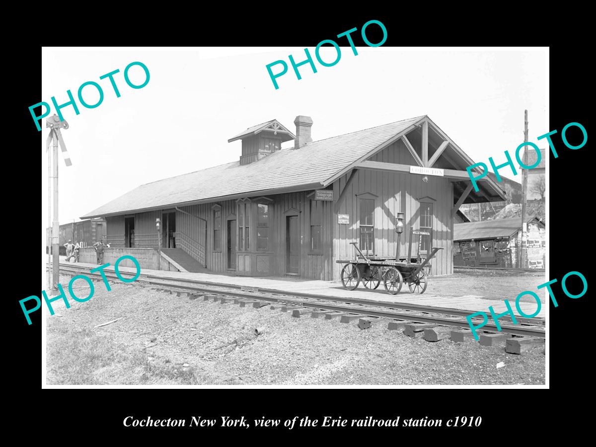 OLD LARGE HISTORIC PHOTO OF COCHECTON NEW YORK, ERIE RAILROAD STATION c1910 1