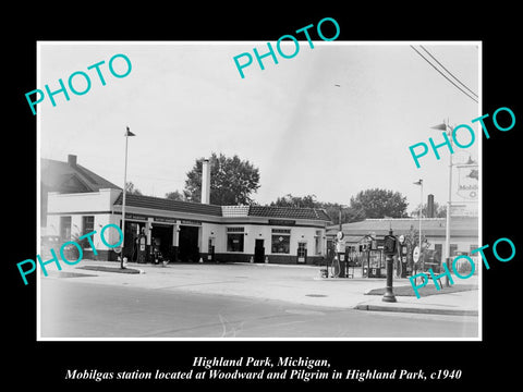 OLD LARGE HISTORIC PHOTO OF HIGHLAND PARK MICHIGAN, MOBIL OIL GAS STATION c1940