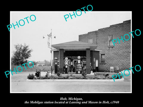 OLD LARGE HISTORIC PHOTO OF HOLT MICHIGAN, THE MOBIL OIL GAS STATION c1940 1