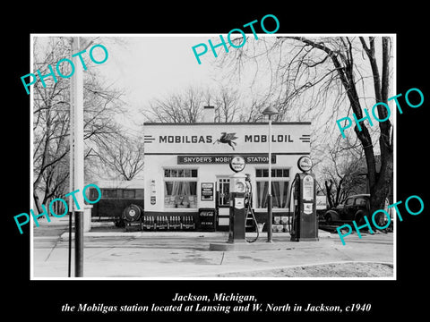 OLD LARGE HISTORIC PHOTO OF JACKSON MICHIGAN, THE MOBIL OIL GAS STATION c1940