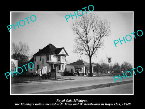 OLD LARGE HISTORIC PHOTO OF ROYAL OAK MICHIGAN, THE MOBIL OIL GAS STATION 1940