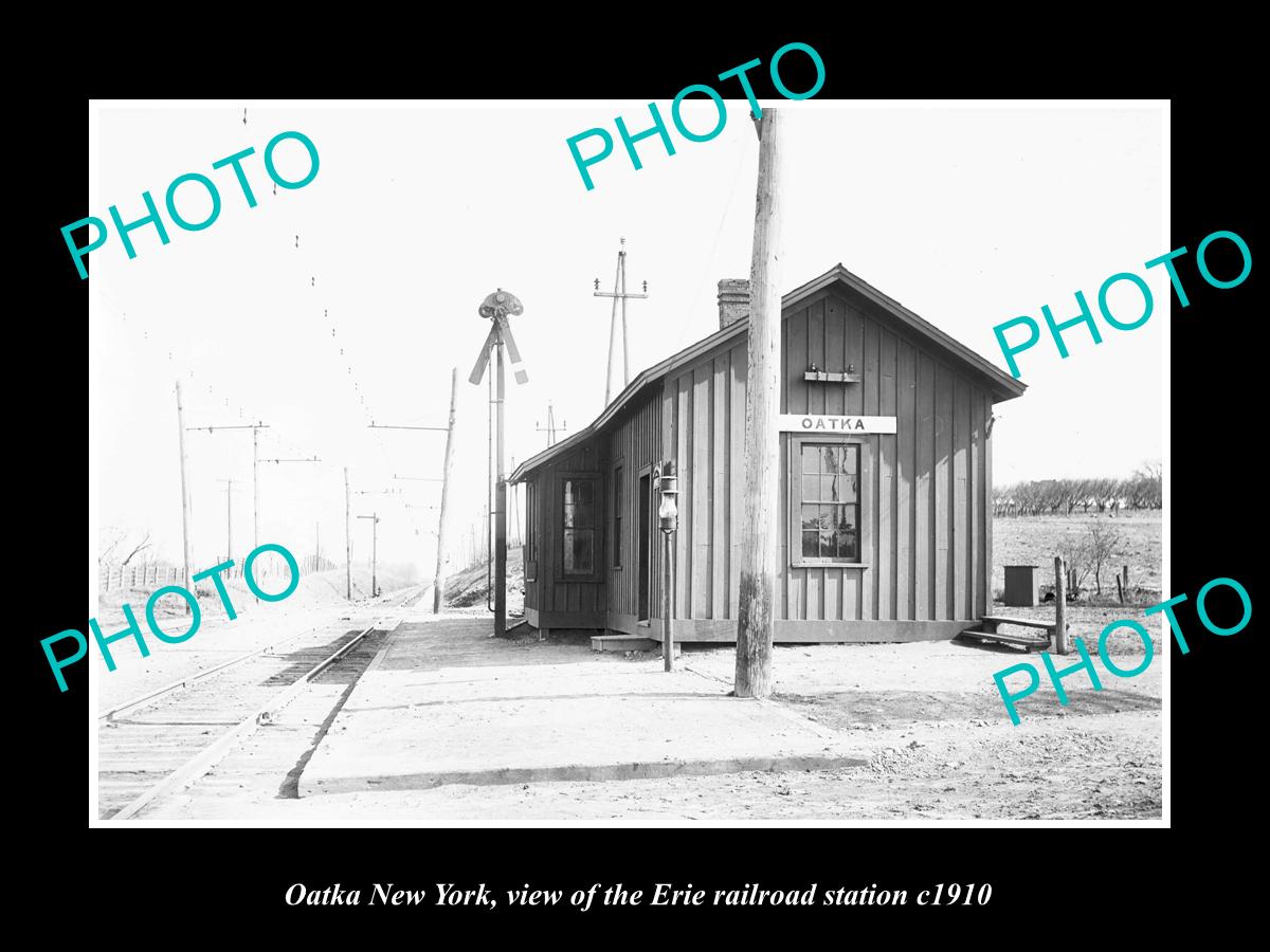 OLD LARGE HISTORIC PHOTO OF OATKA NEW YORK, THE ERIE RAILROAD STATION c1910