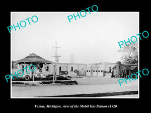 OLD LARGE HISTORIC PHOTO OF VASSAR MICHIGAN, THE MOBIL OIL GAS STATION 1920