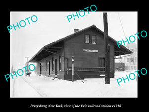 OLD LARGE HISTORIC PHOTO OF PERRYSBURG NEW YORK, ERIE RAILROAD STATION c1910 2