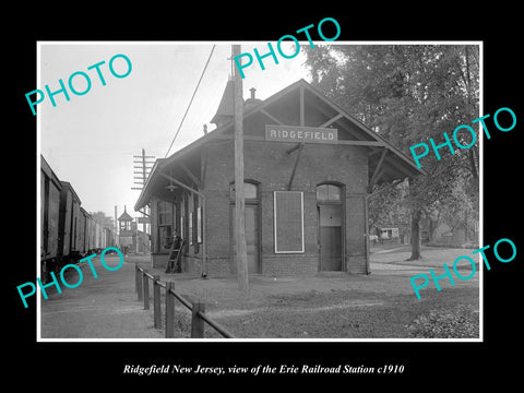 OLD LARGE HISTORIC PHOTO OF RIDGEFIELD NEW JERSEY, ERIE RAILROAD STATION c1910