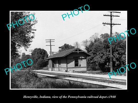 OLD LARGE HISTORIC PHOTO OF HENRYVILLE INDIANA, PENNSYLVANIA RAILROAD DEPOT 1940