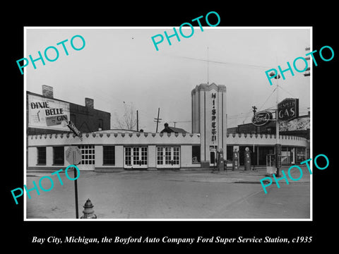 OLD LARGE HISTORIC PHOTO OF BAY CITY MICHIGAN, FORD MOTORS GAS STATION c1935