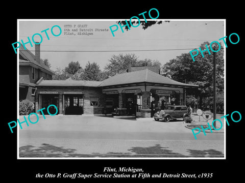 OLD LARGE HISTORIC PHOTO OF FLINT MICHIGAN, FORD HI SPEED GAS STATION c1935