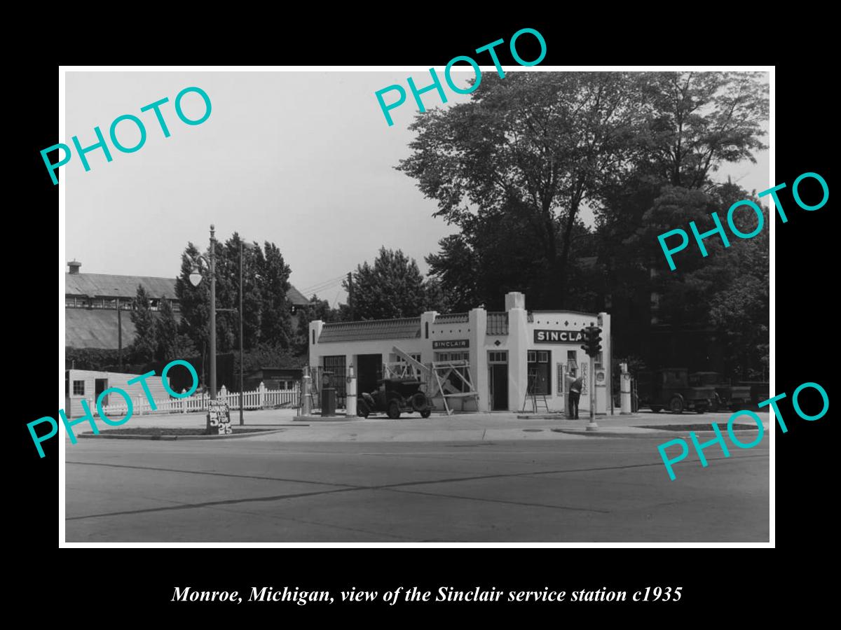 OLD LARGE HISTORIC PHOTO OF MONROE MICHIGAN, THE SINCLAIR OIL GAS STATION c1935