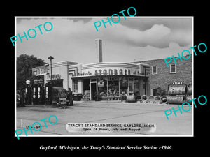 OLD LARGE HISTORIC PHOTO OF GAYLORD MICHIGAN, THE TRACYS SERVICE STATION c1940