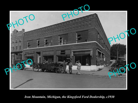 OLD LARGE HISTORIC PHOTO OF IRON MOUNTAIN MICHIGAN, THE FORD DEALERSHIP c1930