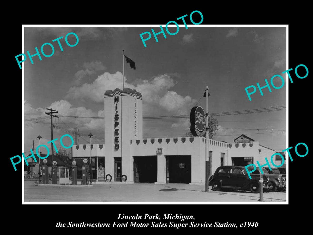 OLD LARGE HISTORIC PHOTO OF LINCOLN PARK MICHIGAN, THE FORD GAS STATION c1940