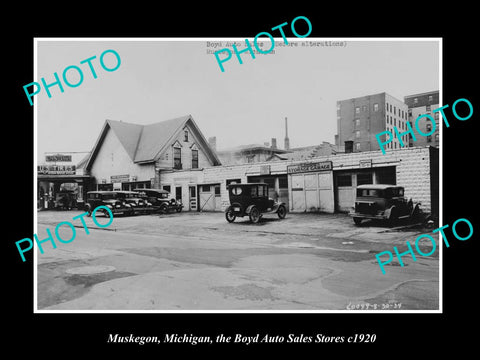 OLD LARGE HISTORIC PHOTO OF MUSKEGON MICHIGAN, THE BOYD CAR GARAGE c1920