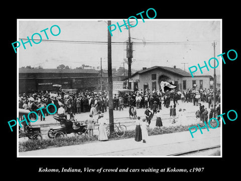 OLD LARGE HISTORIC PHOTO OF KOKOMO INDIANA, CROWD AT THE RAILROAD STATION c1907