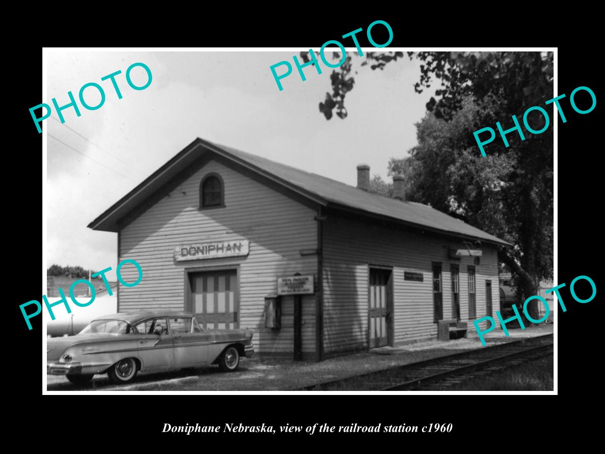 OLD LARGE HISTORIC PHOTO OF DONIPHANE NEBRASKA, THE RAILROAD STATION c1960