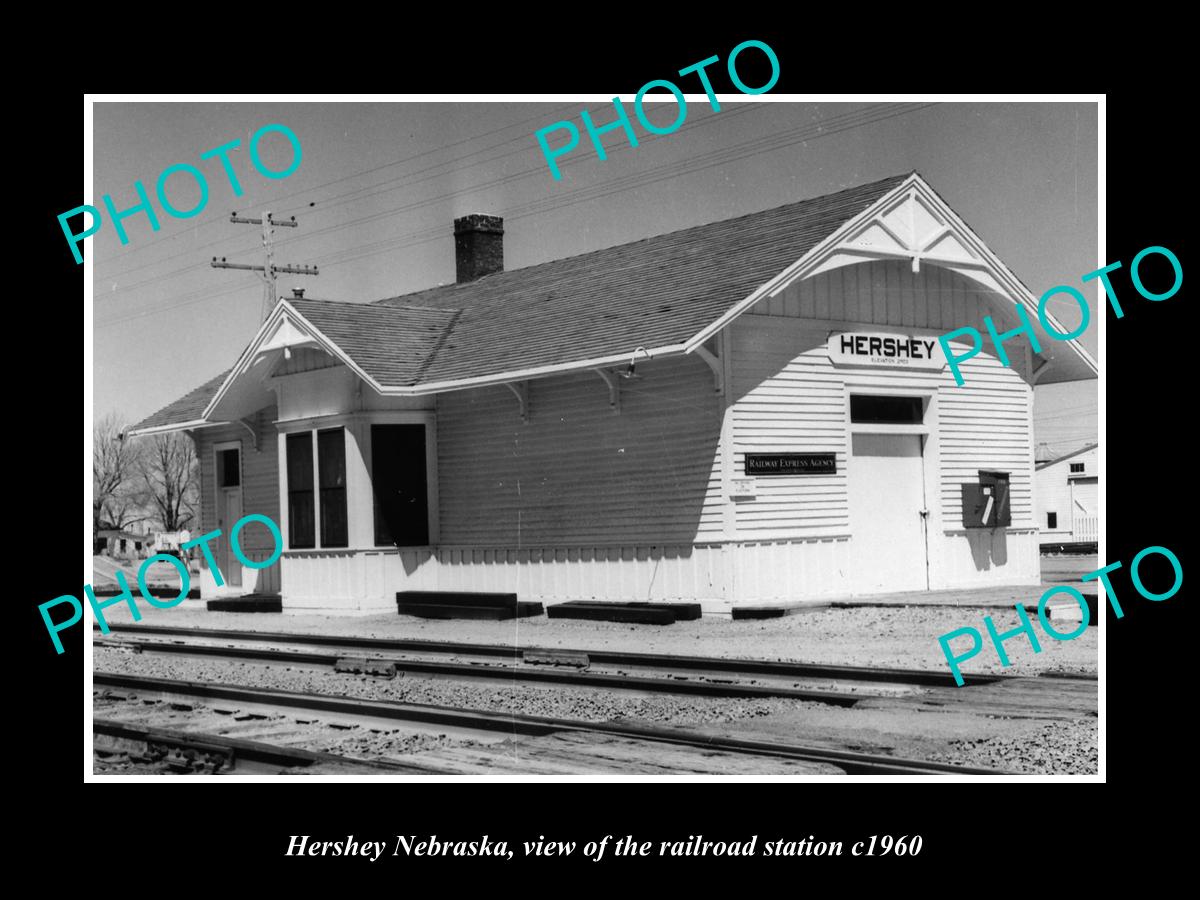 OLD LARGE HISTORIC PHOTO OF HERSHEY NEBRASKA, THE RAILROAD STATION c1960