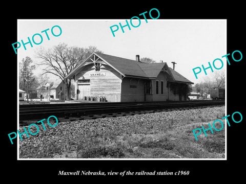 OLD LARGE HISTORIC PHOTO OF MAXWELL NEBRASKA, THE RAILROAD STATION c1960