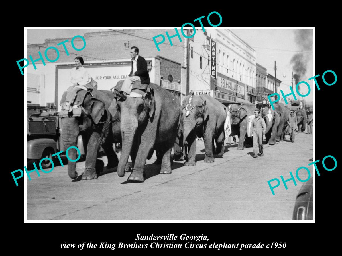 OLD HISTORIC PHOTO OF SANDERSVILLE GEORGIA, KINGS CIRCUS ELEPHANT PARADE c1950