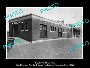 OLD LARGE HISTORIC PHOTO OF BLACKWELL OKLAHOMA, THE SANTA FE RAILROAD DEPOT 1920