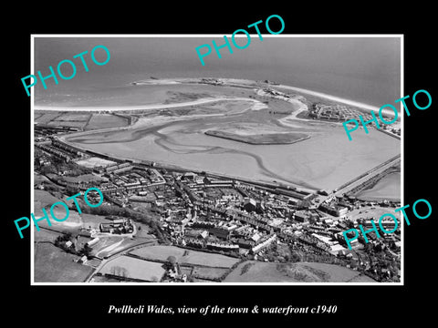 OLD LARGE HISTORIC PHOTO OF PWLLHELI WALES, THE TOWN & SEAFRONT c1940