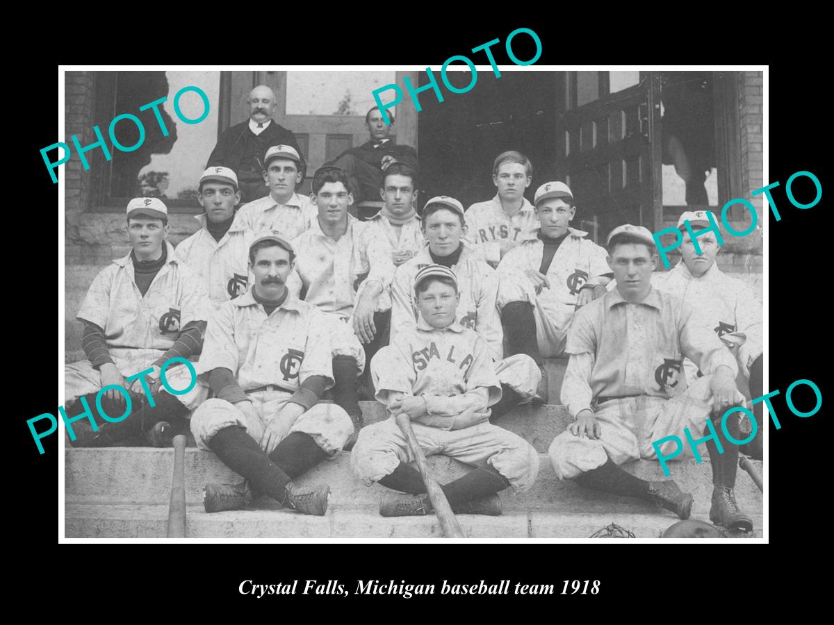 OLD LARGE HISTORIC PHOTO OF CRYSTAL FALLS MICHIGAN, THE TOWN BASEBALL TEAM 1918