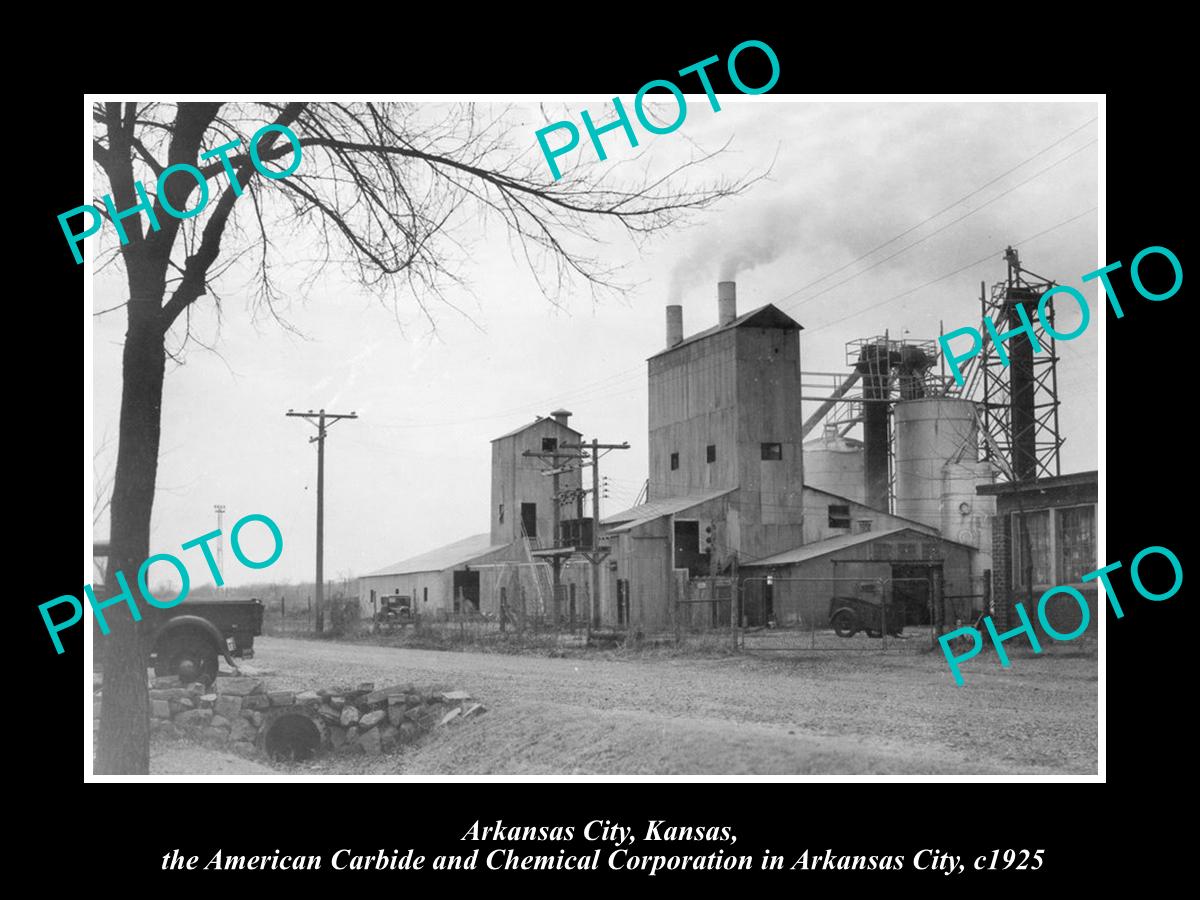 OLD LARGE HISTORIC PHOTO OF ARKANSAS CITY KANSAS, THE CARBIDE FACTORY c1925