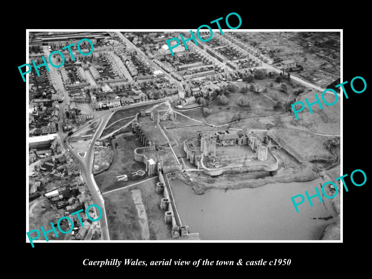 OLD LARGE HISTORIC PHOTO OF CAERPHILLY WALES, VIEW OF THE TOWN & CASTLE c1950 2