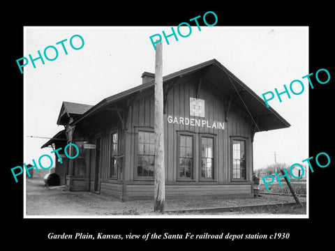 OLD LARGE HISTORIC PHOTO OF GARDEN PLAIN KANSAS, RAILROAD DEPOT STATION c1930