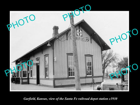 OLD LARGE HISTORIC PHOTO OF GARFIELD KANSAS, THE RAILROAD DEPOT STATION c1930