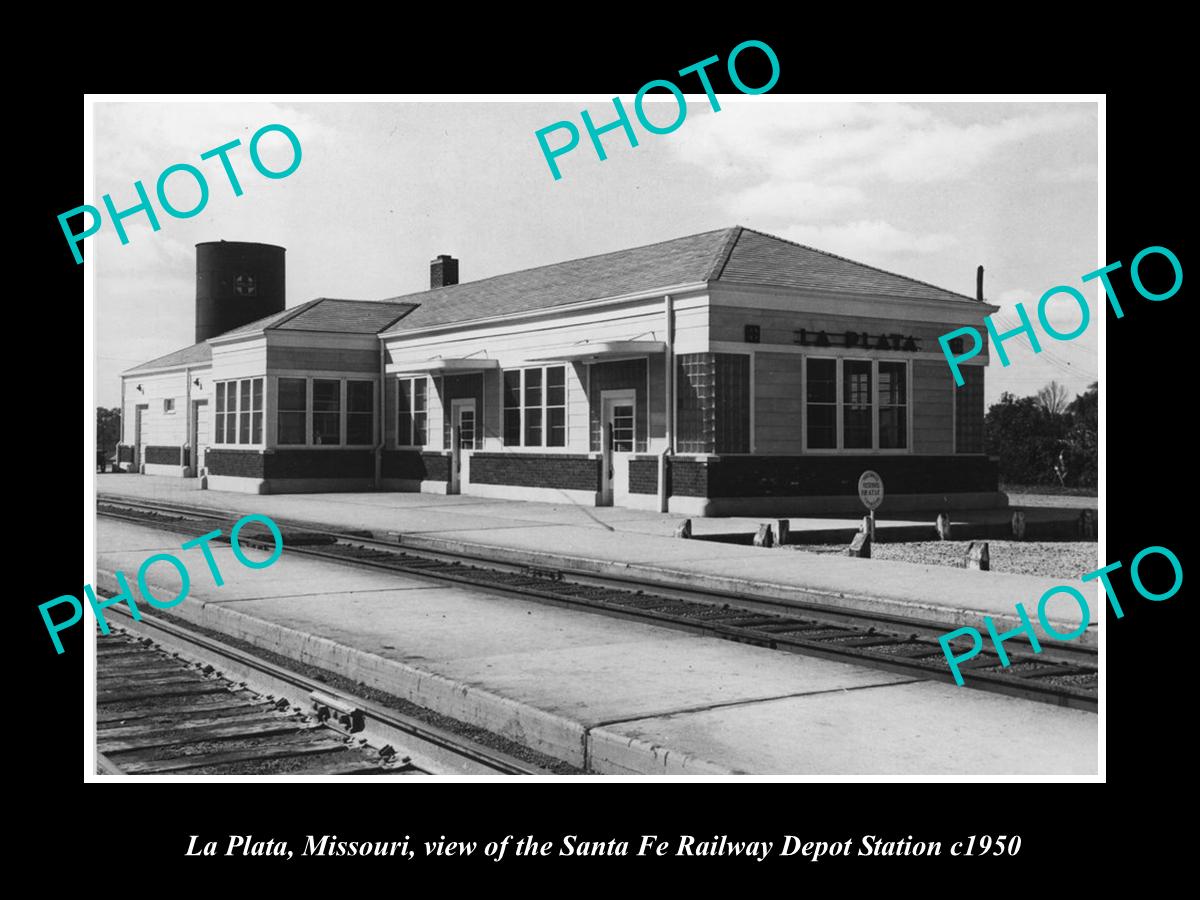 OLD LARGE HISTORIC PHOTO OF LA PLATA MISSOURI, THE RAILROAD DEPOT STATION c1950