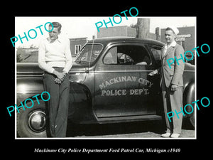 OLD LARGE HISTORIC PHOTO OF MACKINAW CITY POLICE FORD PATROL CAR, MICHIGAN c1940