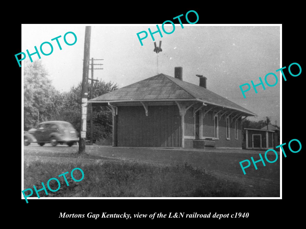 OLD LARGE HISTORIC PHOTO OF MORTONS GAP KENTUCKY, THE L&N RAILROAD DEPOT c1940