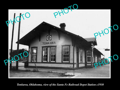 OLD LARGE HISTORIC PHOTO OF TONKAWA OKLAHOMA, THE SANTA FE RAILROAD DEPOT c1930