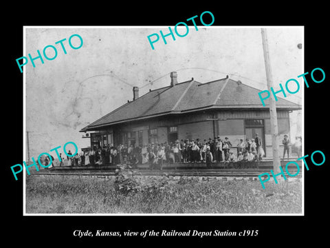 OLD LARGE HISTORIC PHOTO OF CLYDE KANSAS, VIEW OF RAILROAD DEPOT STATION c1915