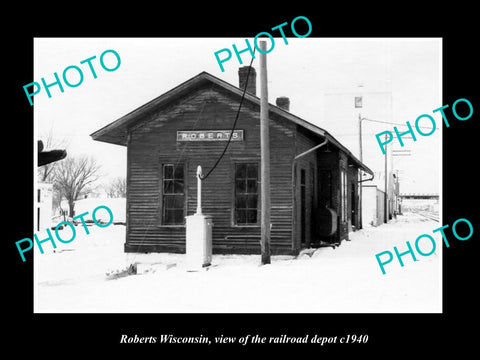 OLD LARGE HISTORIC PHOTO OF ROBERTS WISCONSIN, VIEW OF RAILROAD DEPOT c1940