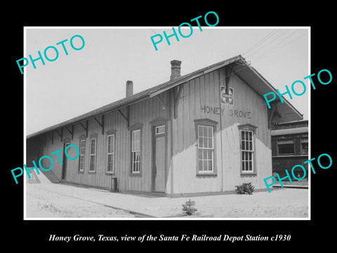 OLD LARGE HISTORIC PHOTO OF HONEY GROVE TEXAS, THE RAILROAD DEPOT STATION c1930