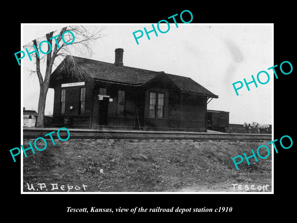 OLD LARGE HISTORIC PHOTO OF TESCOTT KANSAS, VIEW OF THE RAILROAD DEPOT c1910