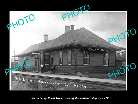 OLD LARGE HISTORIC PHOTO OF STRAWBERRY POINT IOWA, VIEW OF RAILROAD DEPOT c1920