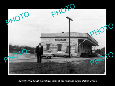 OLD LARGE HISTORIC PHOTO OF SOCIETY HILL SOUTH CAROLINA, THE RAILROAD DEPOT 1960