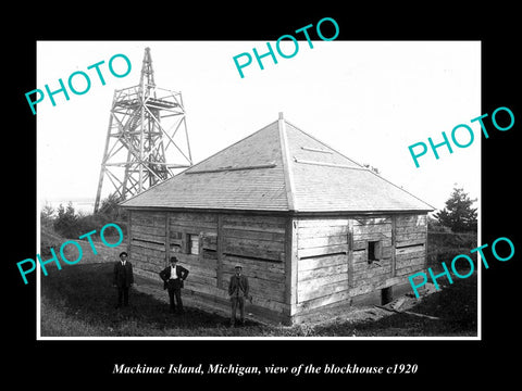 OLD LARGE HISTORIC PHOTO OF MACKINAC ISLAND MICHIGAN, THE BLOCKHOUSE c1920