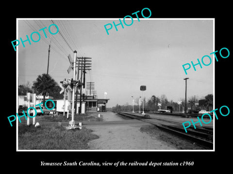 OLD LARGE HISTORIC PHOTO OF YEMASSEE SOUTH CAROLINA, THE RAILROAD DEPOT c1960