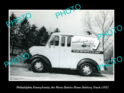 OLD LARGE HISTORIC PHOTO OF PHILADELPHIA PENNSYLVANIA, THE WAWA MILK TRUCK 1952