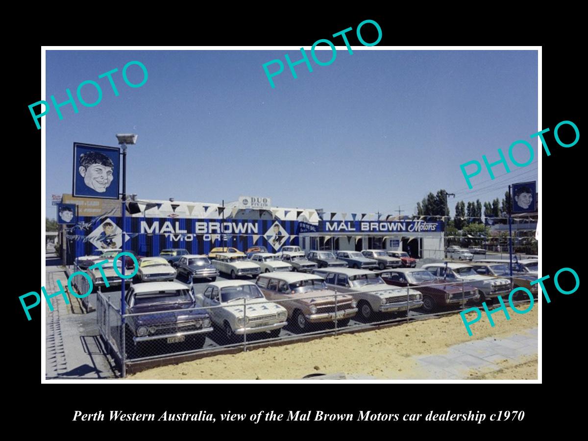 OLD LARGE HISTORIC PHOTO PERTH WESTERN AUSTRALIA, MAL BROWN MOTORS CARS c1970