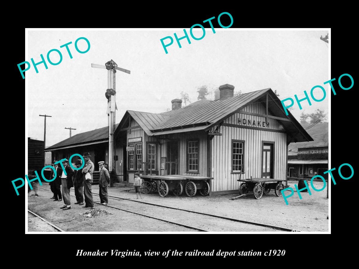 OLD LARGE HISTORIC PHOTO OF HONAKER VIRGINIA, THE RAILROAD DEPOT STATION c1920