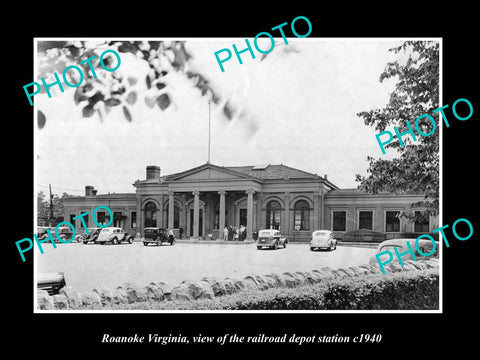 OLD LARGE HISTORIC PHOTO OF ROANOKE VIRGINIA, THE RAILROAD DEPOT STATION c1940