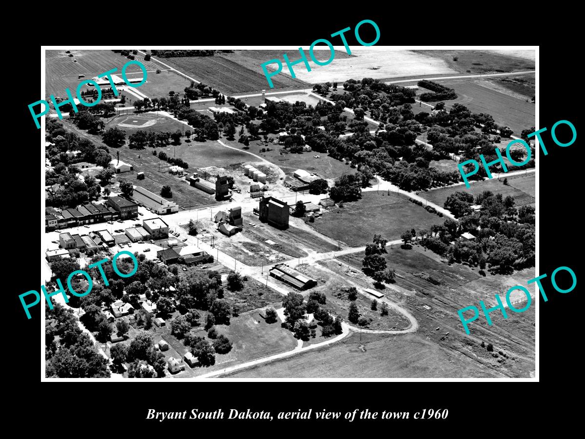 OLD LARGE HISTORIC PHOTO BRYANT SOUTH DAKOTA, AERIAL VIEW OF THE TOWN c1960