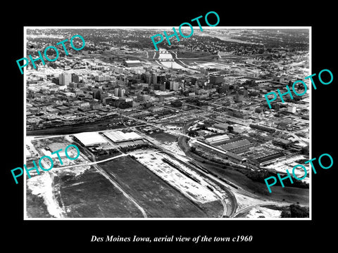 OLD LARGE HISTORIC PHOTO DES MOINES IOWA, AERIAL VIEW OF THE TOWN c1960