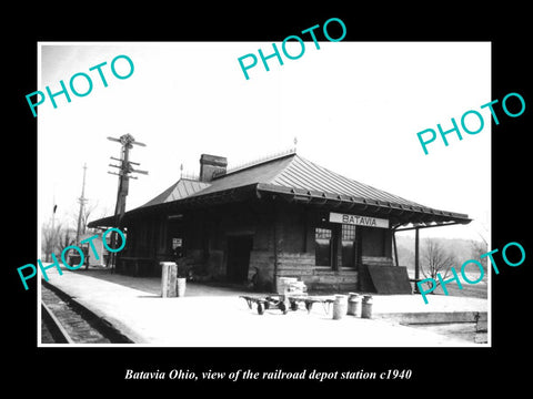 OLD LARGE HISTORIC PHOTO OF BATAVIA OHIO, THE RAILROAD DEPOT STATION c1940